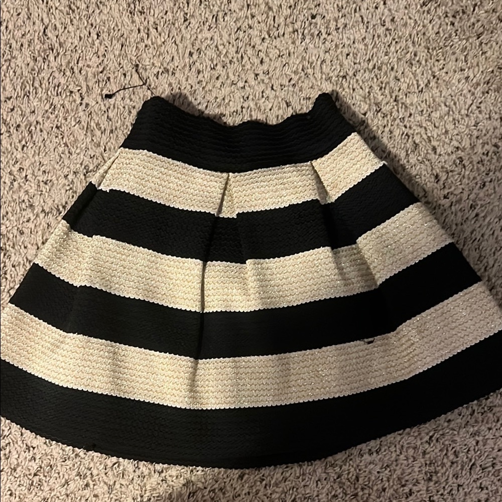 Xhilaration Black and Cream Bubble Mini Skirt